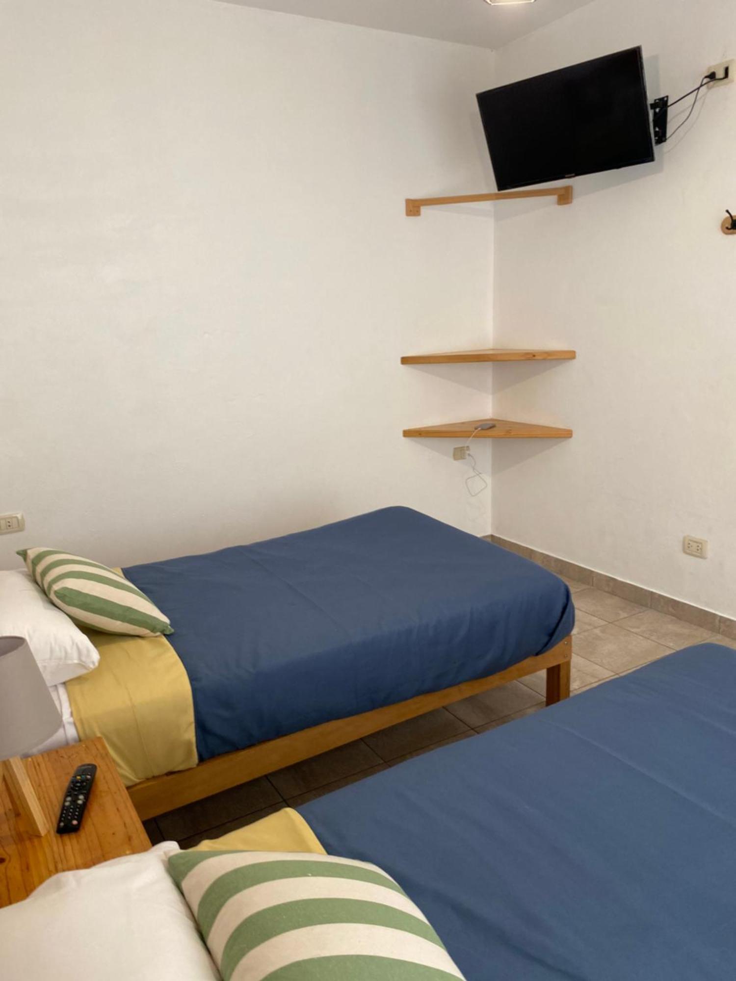 Ravenala Paracas Hostel Esterno foto